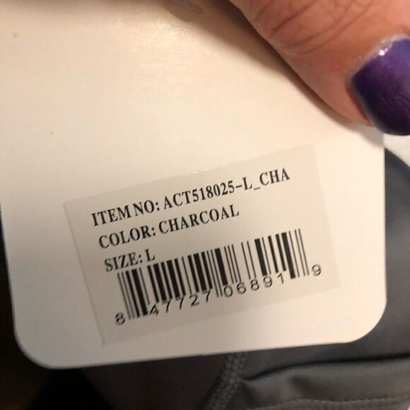 𝅺YELETE work out  Capri leggings - Picture 3 of 5